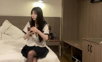 麻豆射区・黑丝萝莉千依百顺长腿嫩穴任君把玩・推车探花